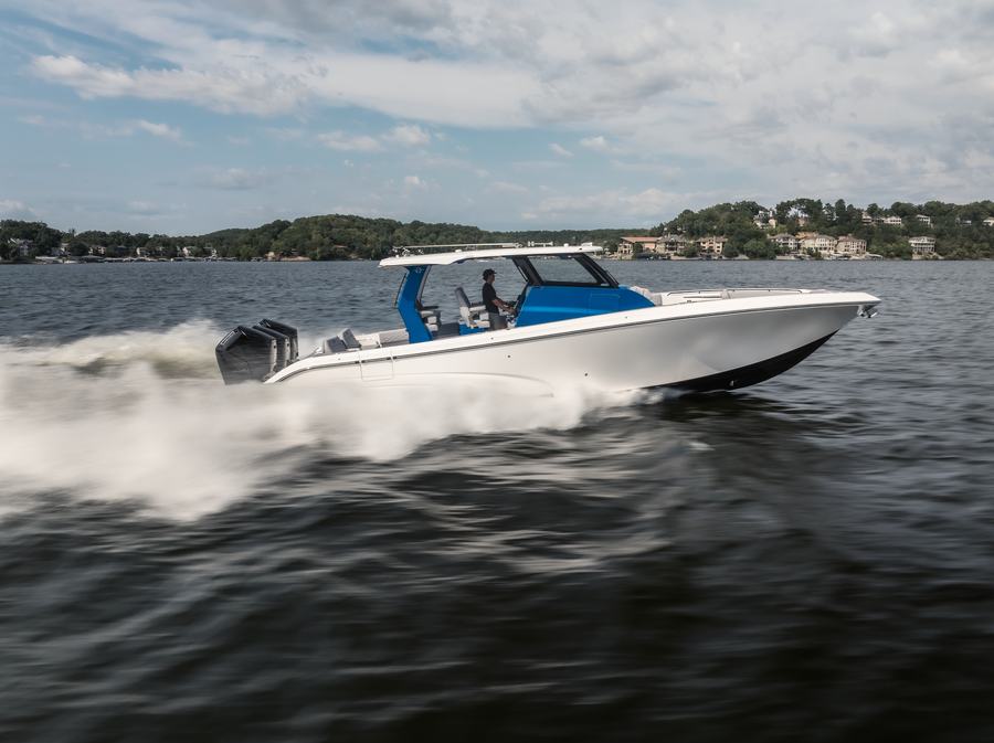 2026 FOUNTAIN 43 SCX on display at the Big Thunder Marine Fall Boat Show
