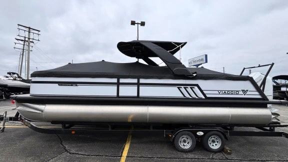 2026 VIAGGIO D26U on display at the Big Thunder Marine Fall Boat Show