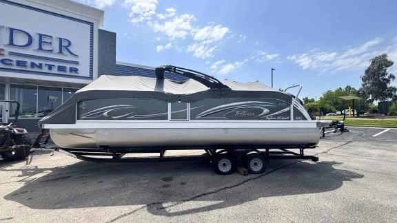 2025 JC TRITOON on display at the Big Thunder Marine Fall Boat Show