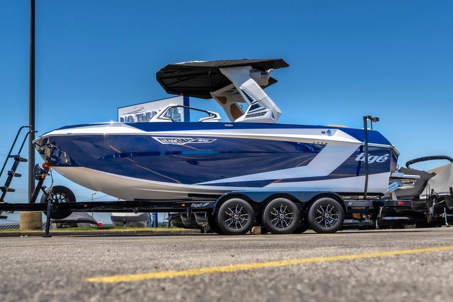 2026 TIGÉ ULTRÉ 23ZX on display at the Big Thunder Marine Fall Boat Show