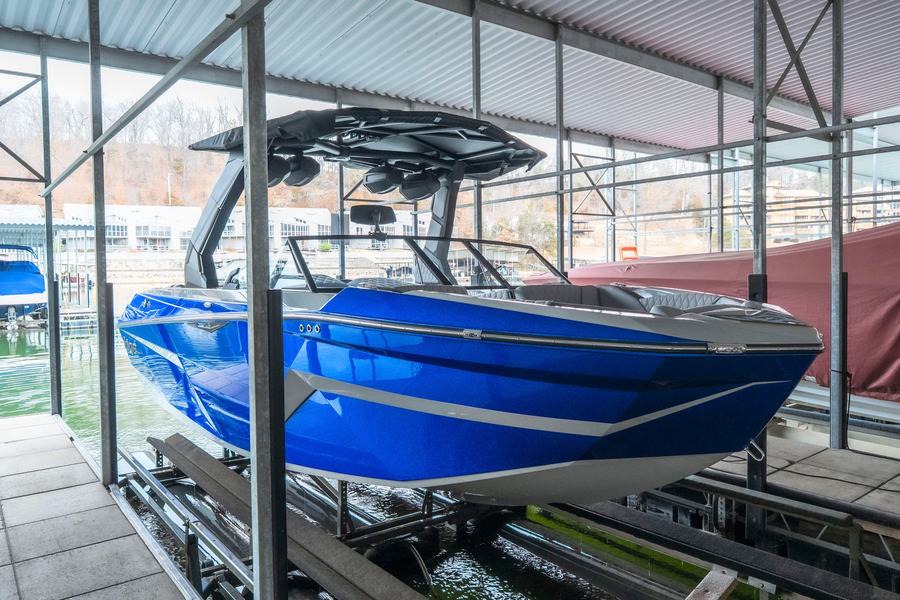 2026 TIGÉ Z3 on display at the Big Thunder Marine Fall Boat Show